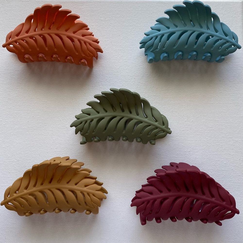 Maple leaf hair claw $5. Each